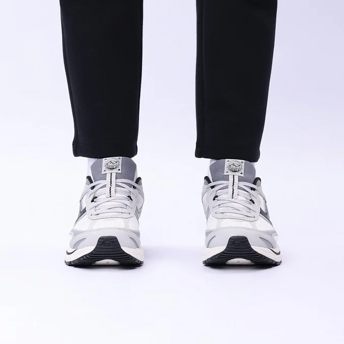 Кроссовки женские Li-Ning Pentium 1000