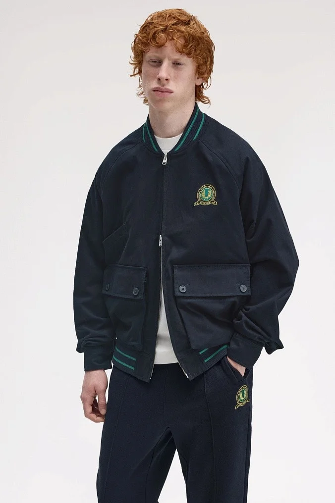 Бомбер Fred Perry Tennis Badge Bomber Jacket